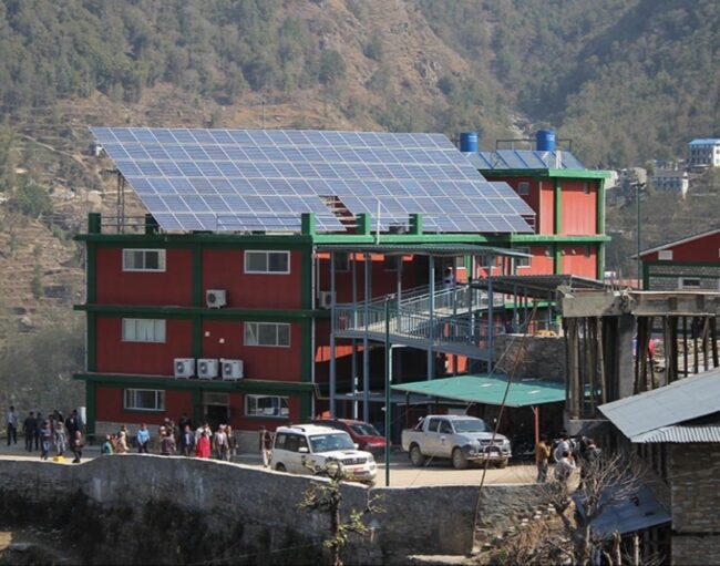 अस्पतालको लापरवाहीले मृत्यु भएको डेढ महिने शिशुको शव आफन्तले बुझ्न मानेनन्