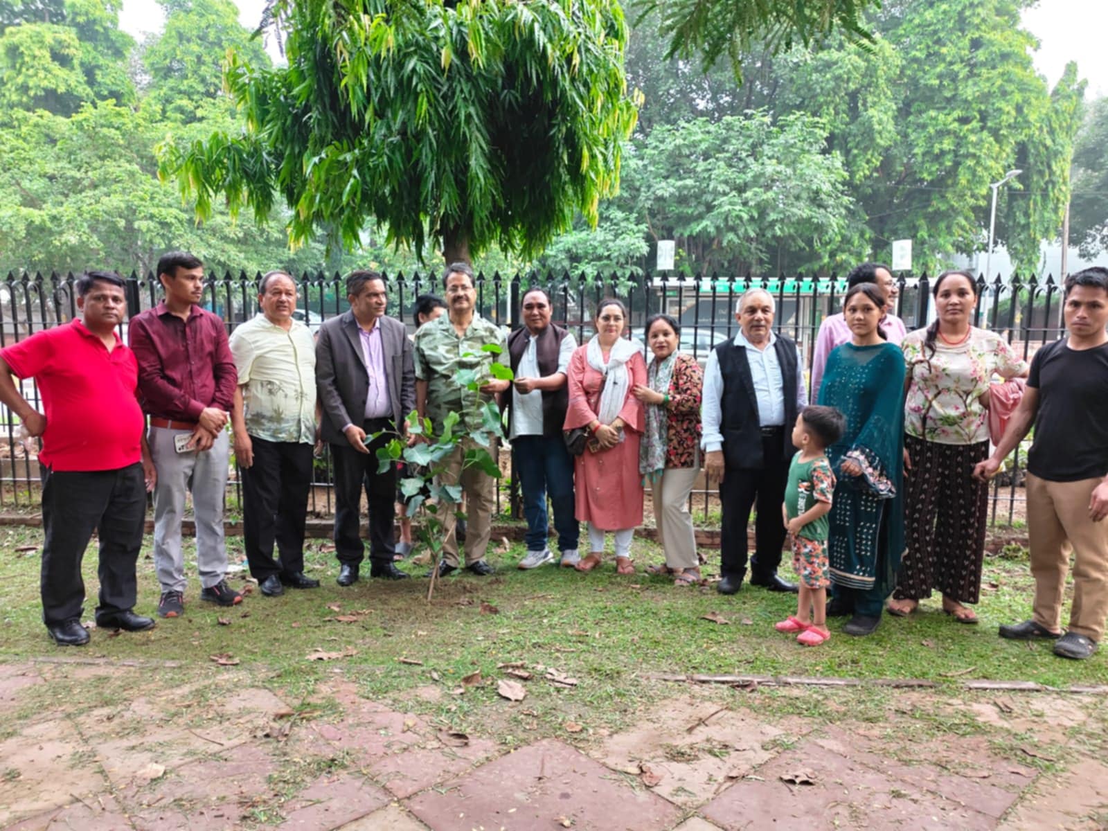 बी.पी. कोइराला स्मृति दिवसको अवसरमा नेपाली जनसम्पर्क समिति उत्तर भारतद्वारा वृक्षारोपण तथा अन्तरक्रिया