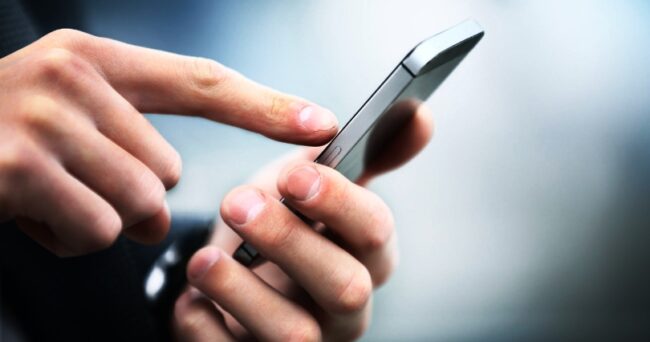 जापानमा अब २ घण्टा बढि स्मार्टफोन चलाउन नपाइने ,किन ?
