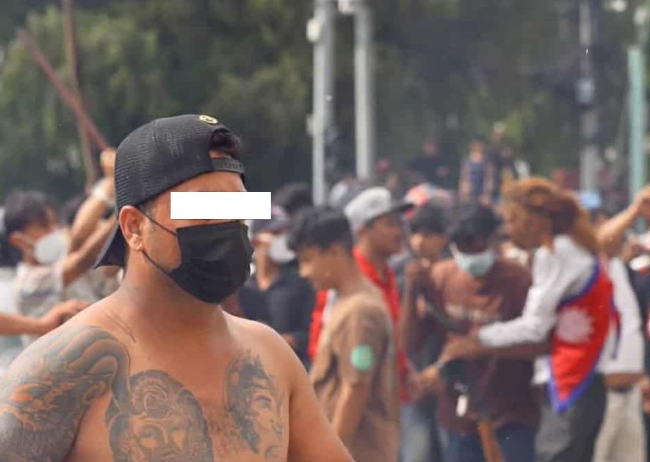 जेनजी प्रदर्शनको क्रममा प्रहरीको एसएलआर ‘लुट्ने युवक पक्राउ