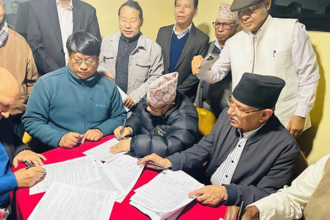 मिले ८ वटा कम्युनिष्ट पार्टी ,चुनाव चिह्‍न तारा